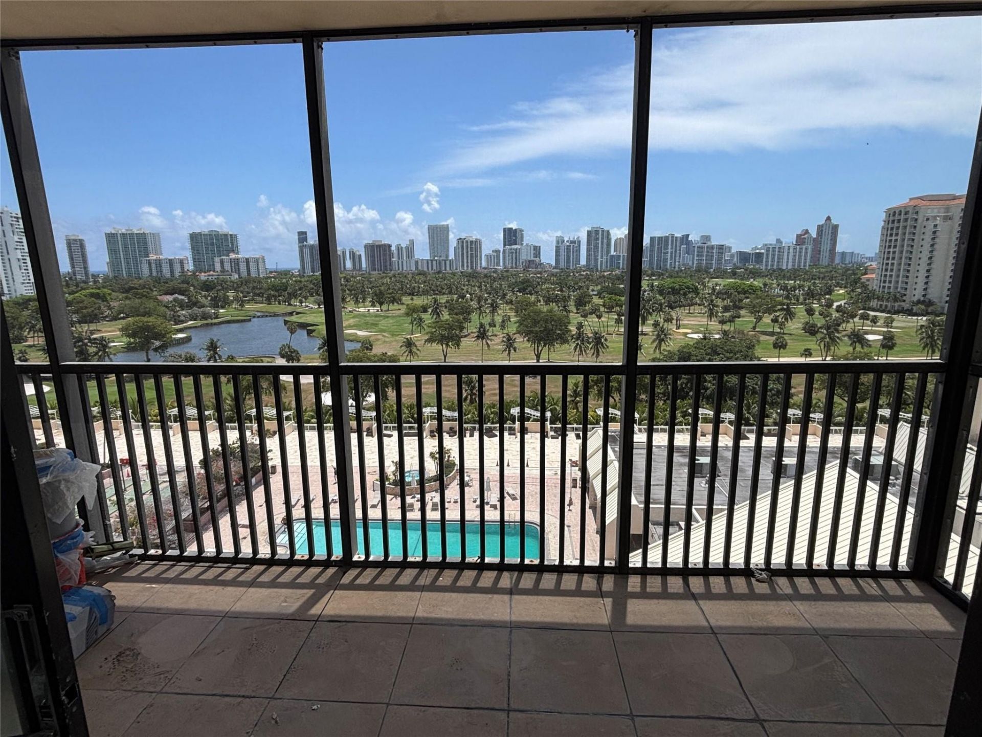 20301 W Country Club Drive, Unit 1127, Aventura, FL 33180 Photo