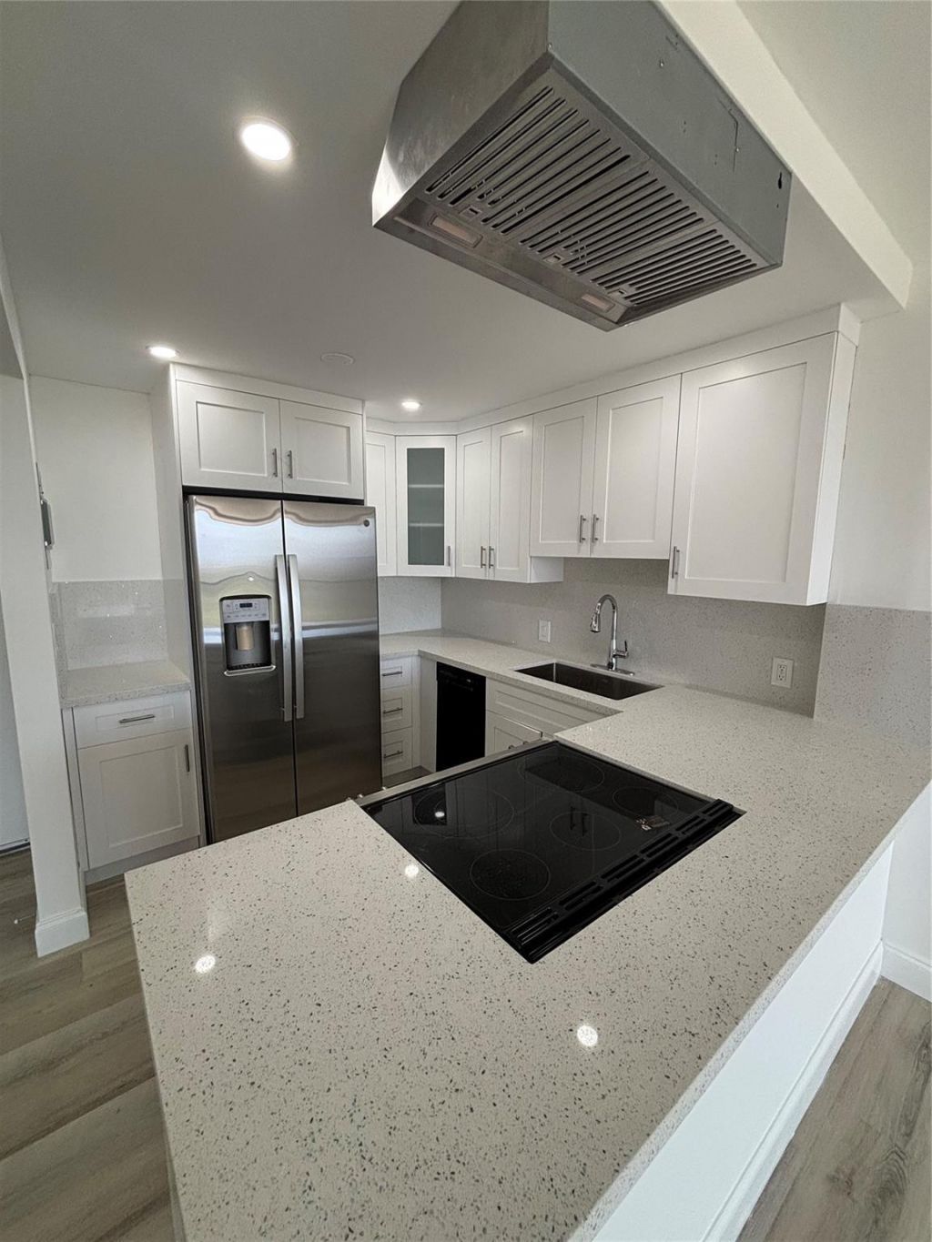 20301 W Country Club Drive, Unit 1127, Aventura, FL 33180 Photo
