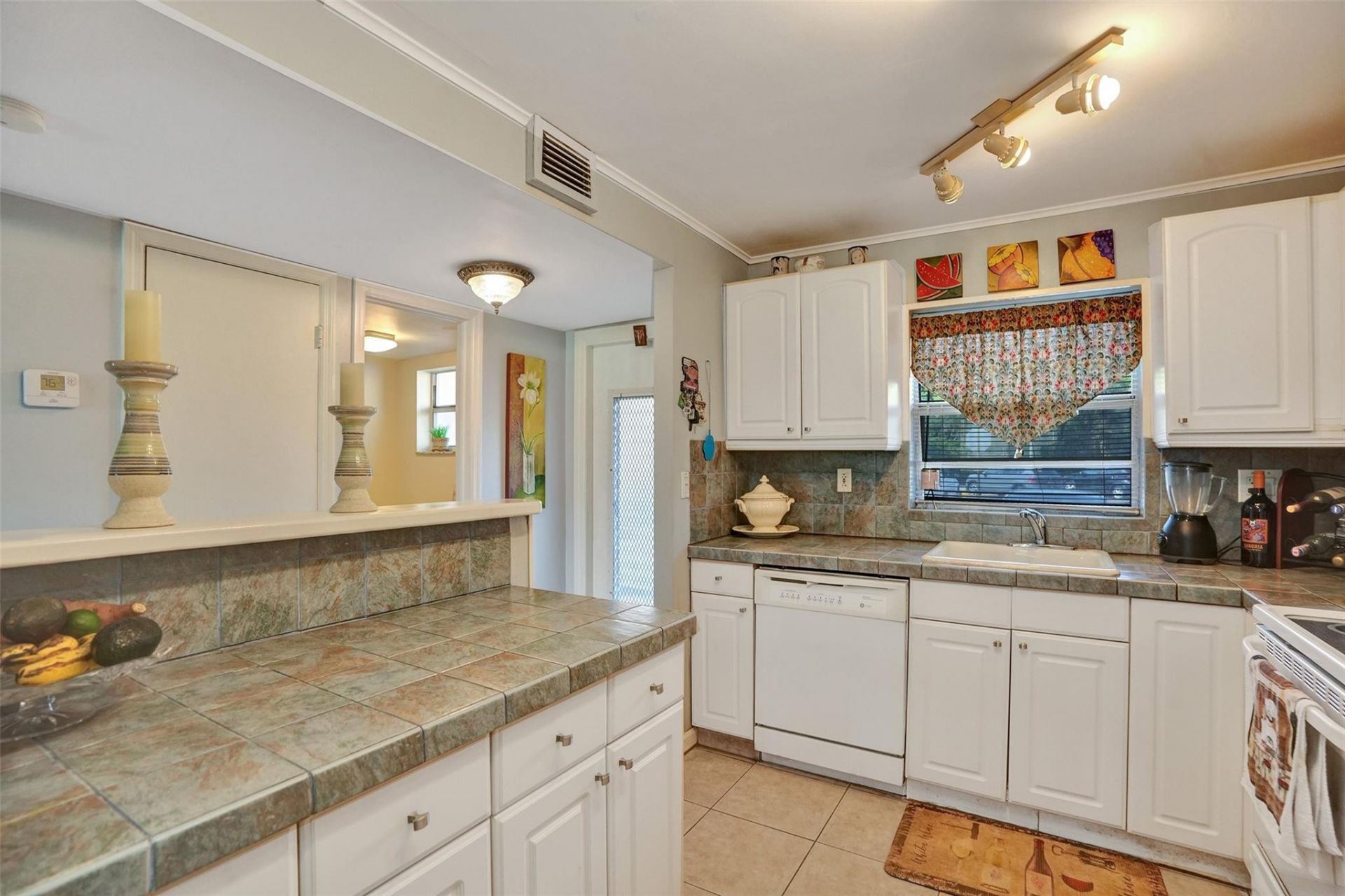 9821 Sunrise Lakes Boulevard, Unit 106, Sunrise, FL 33322 Photo