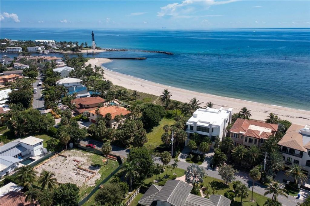 2100 Bay Drive, Pompano Beach, FL 33062 Photo