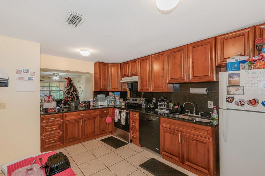 4065 SW 51st St, Dania Beach, FL 33314 Photo