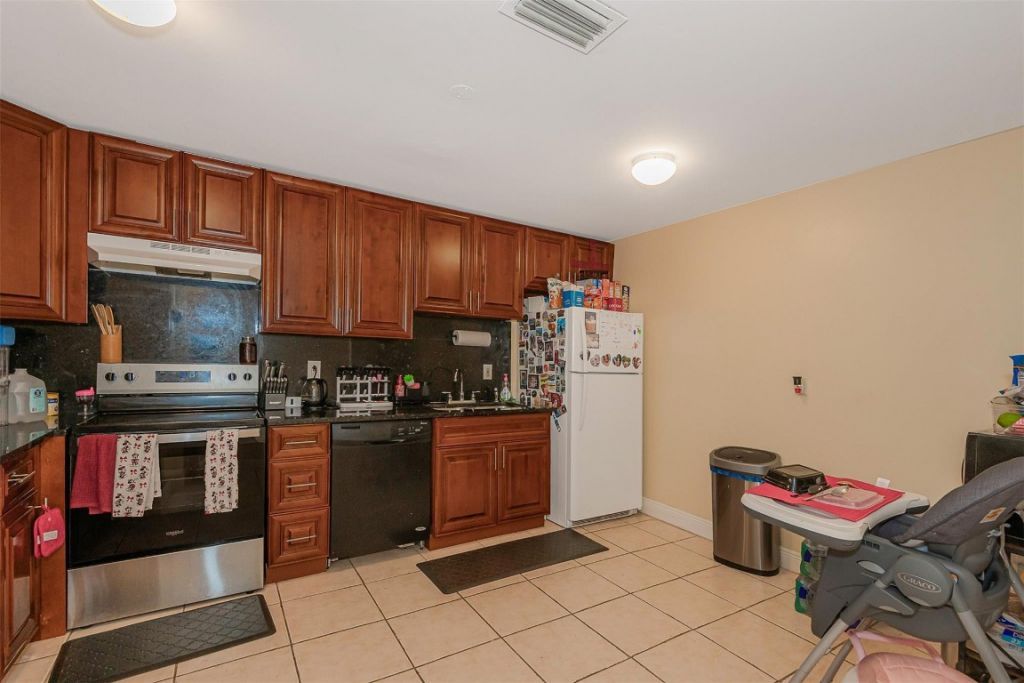 4065 SW 51st St, Dania Beach, FL 33314 Photo