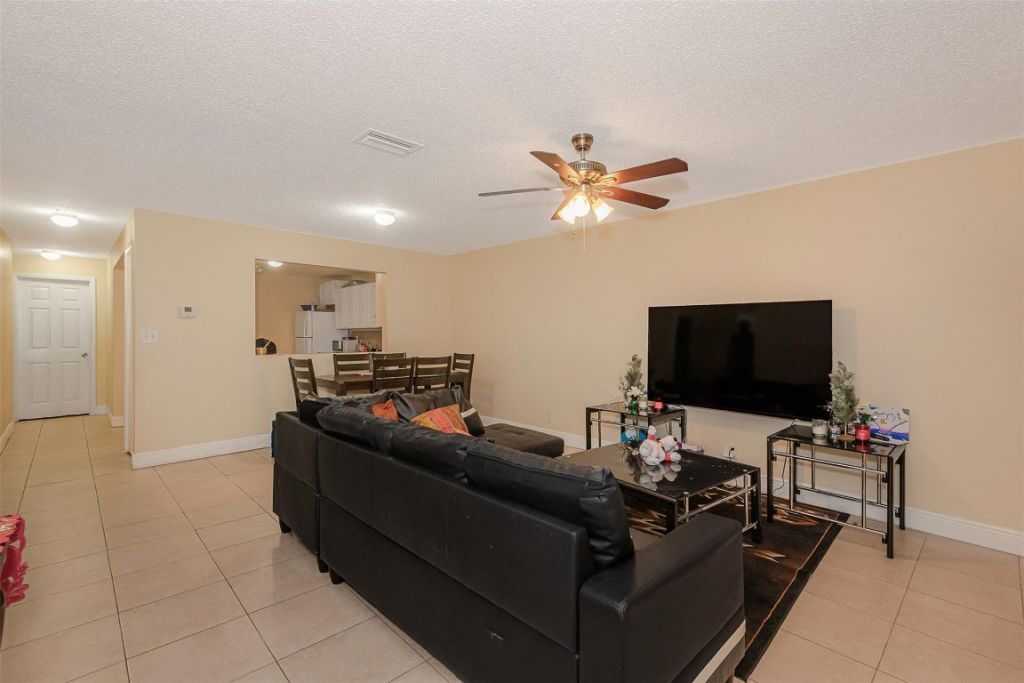 4065 SW 51st St, Dania Beach, FL 33314 Photo