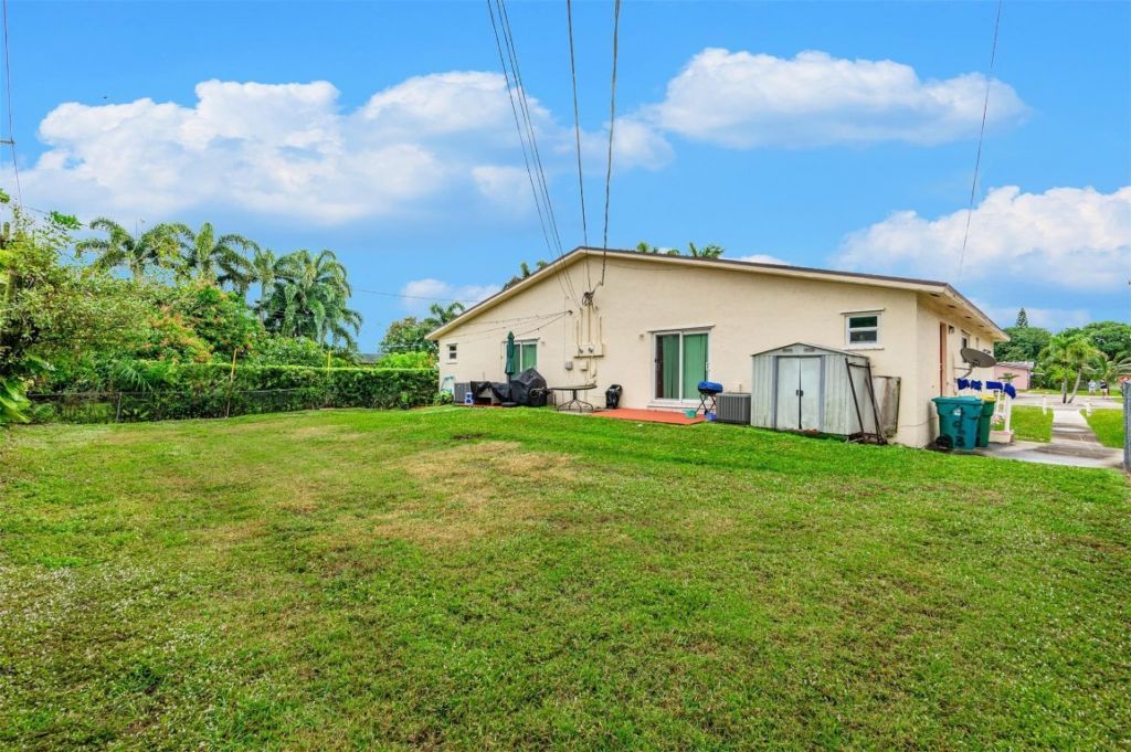 4065 SW 51st St, Dania Beach, FL 33314 Photo