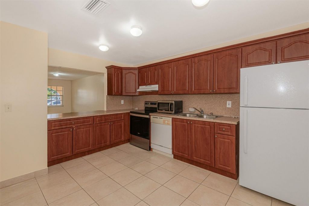 4065 SW 51st St, Dania Beach, FL 33314 Photo