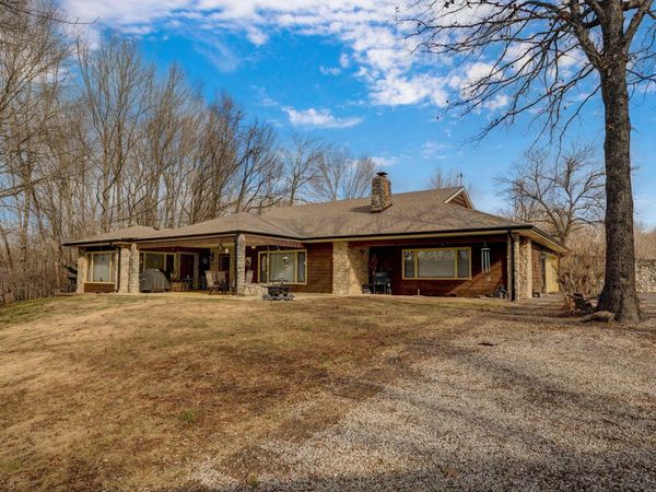 115 Ravenhill Drive, Highlandville, MO 65669