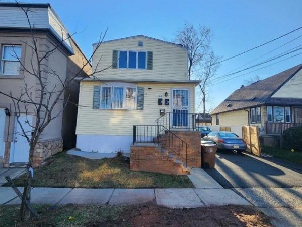 1310 E Henry St, Linden, NJ 07036