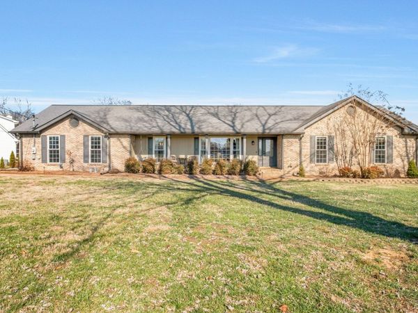 401 Brookridge Dr, Gallatin, TN 37066