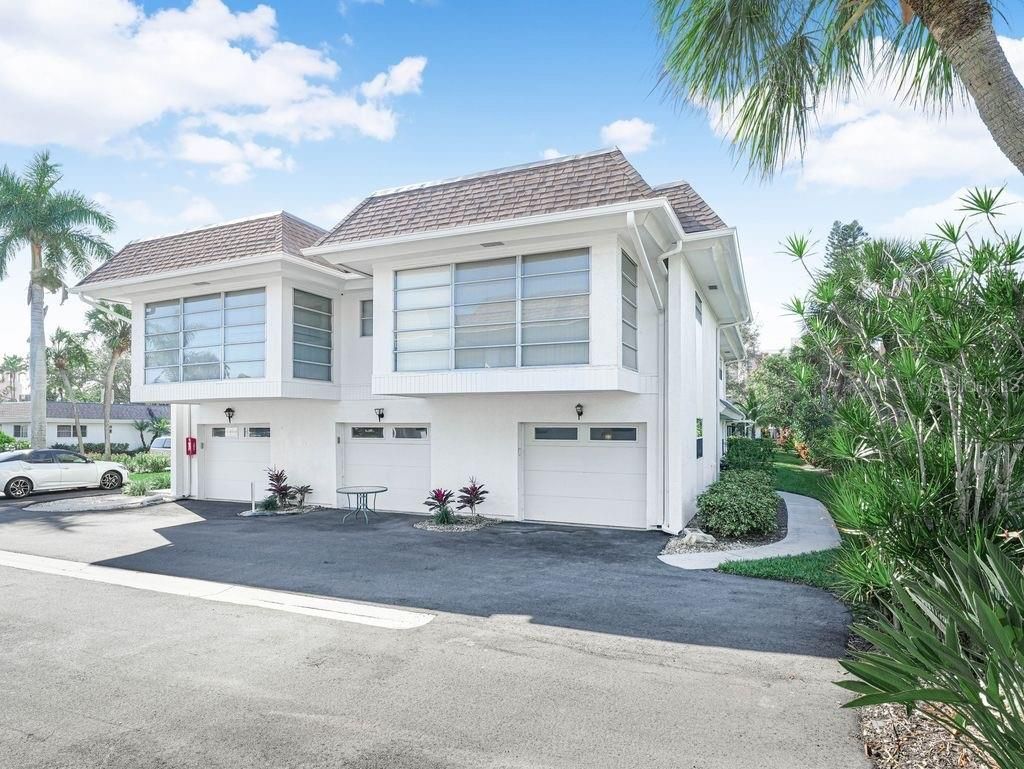 549 Sutton Place, Unit t 19, Longboat Key, FL 34228 Photo