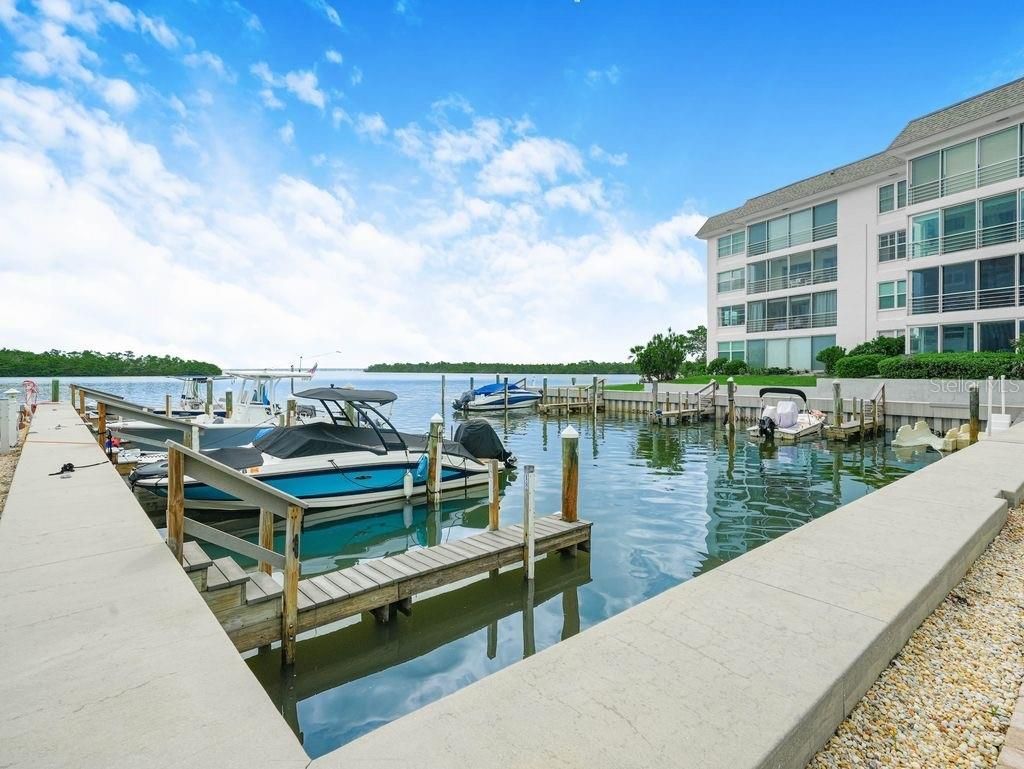 549 Sutton Place, Unit t 19, Longboat Key, FL 34228 Photo