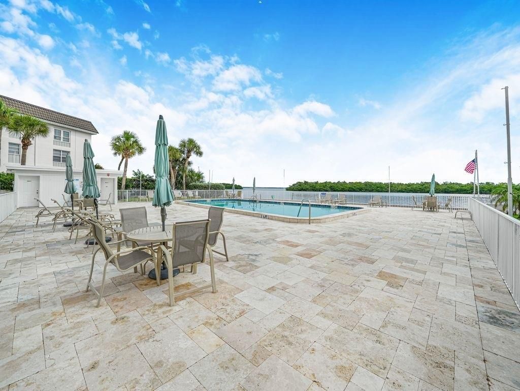 549 Sutton Place, Unit t 19, Longboat Key, FL 34228 Photo