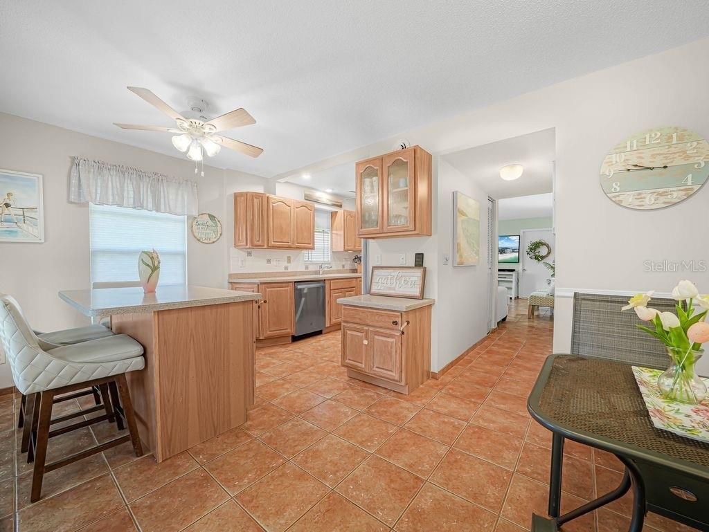 549 Sutton Place, Unit t 19, Longboat Key, FL 34228 Photo