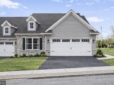 129 HILLARD FIELD, LANCASTER, PA 17603