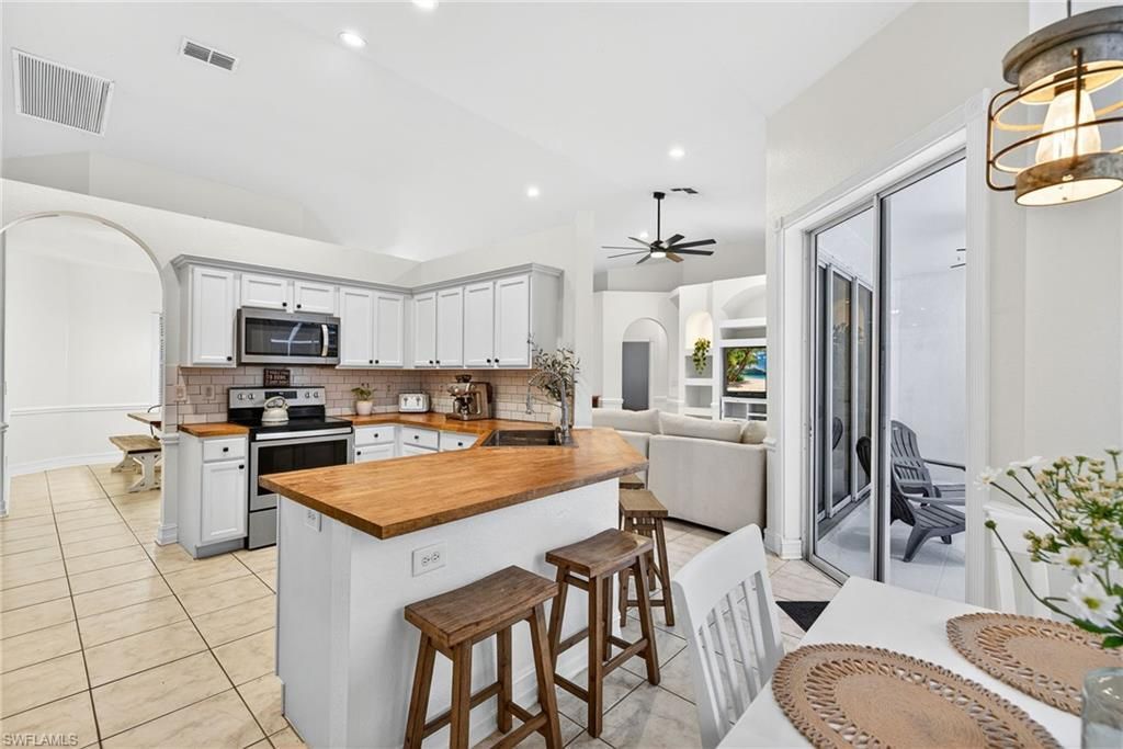 5791 Golden Gate Pkwy, Naples, FL 34116 Photo