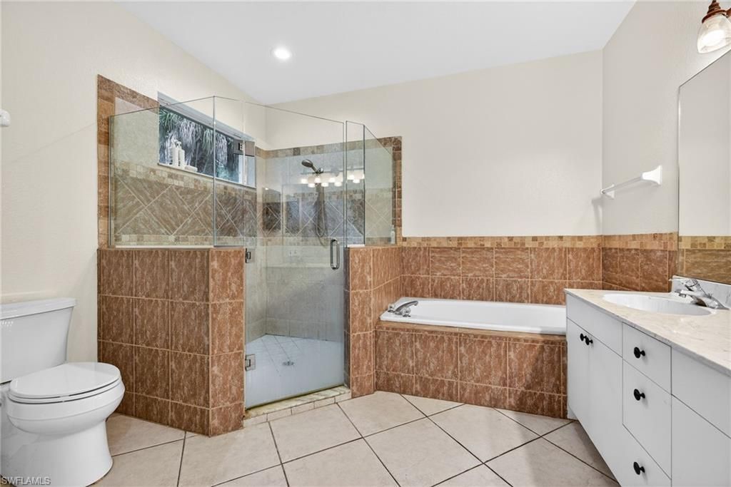 5791 Golden Gate Pkwy, Naples, FL 34116 Photo