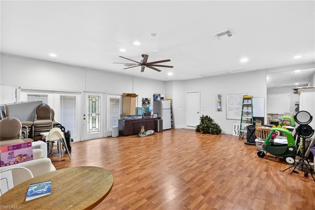 5791 Golden Gate Pkwy, Naples, FL 34116 Photo