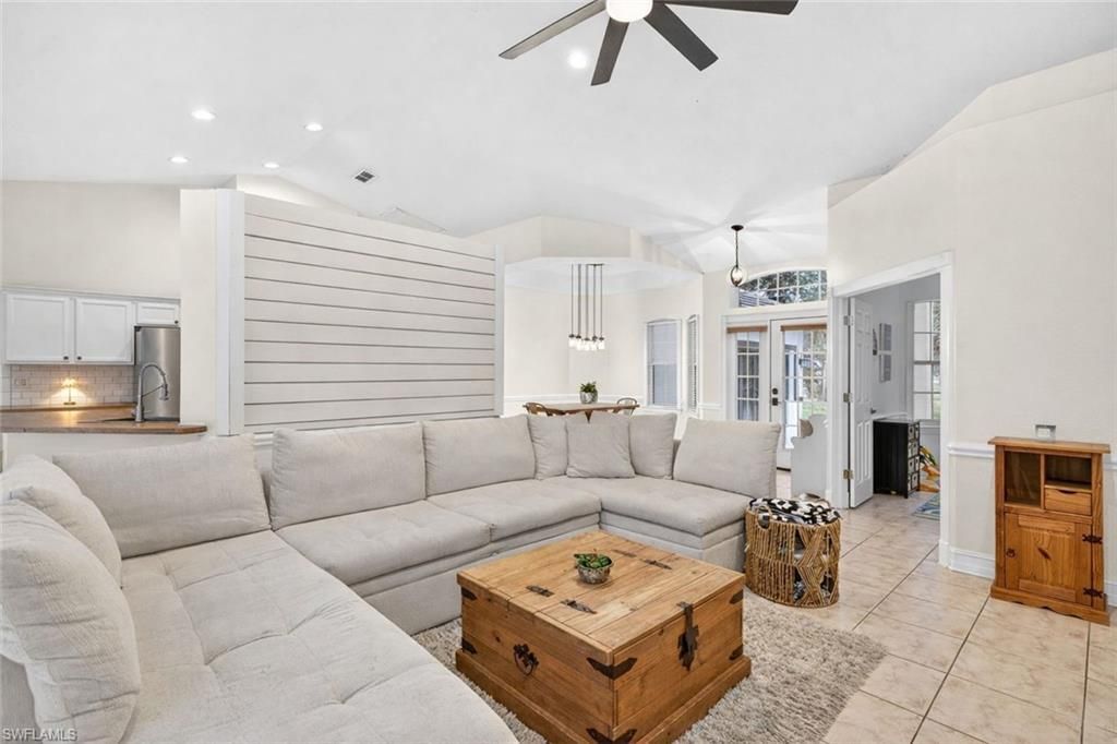 5791 Golden Gate Pkwy, Naples, FL 34116 Photo