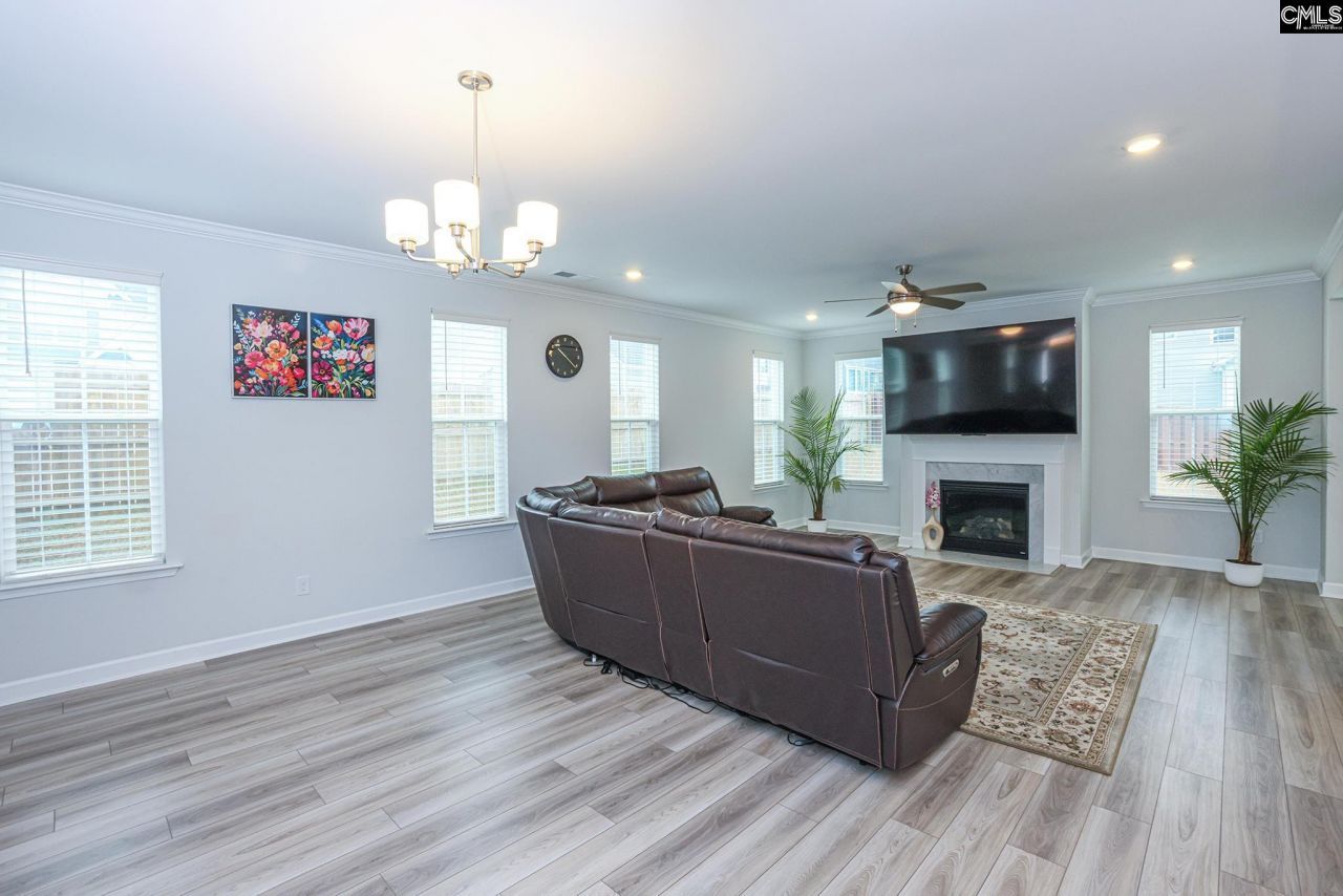 905 Windchase Way Photo 17