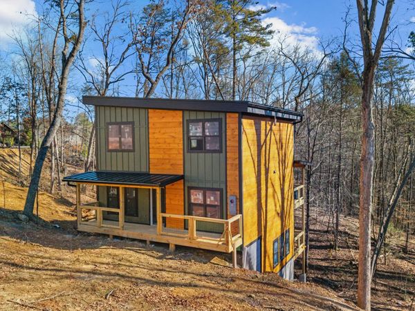 613 Country Oaks Drive, Pigeon Forge, TN 37863