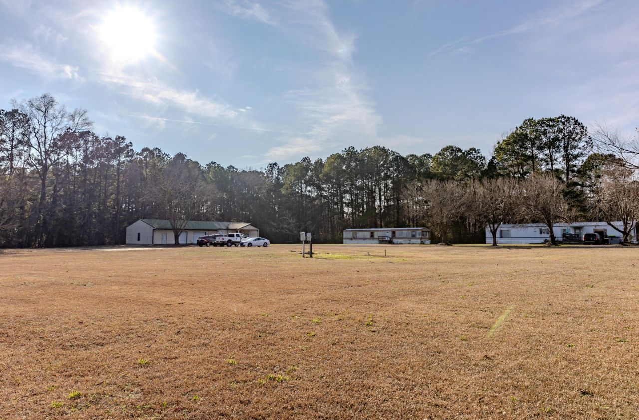 1237 Bethera Road Photo 3