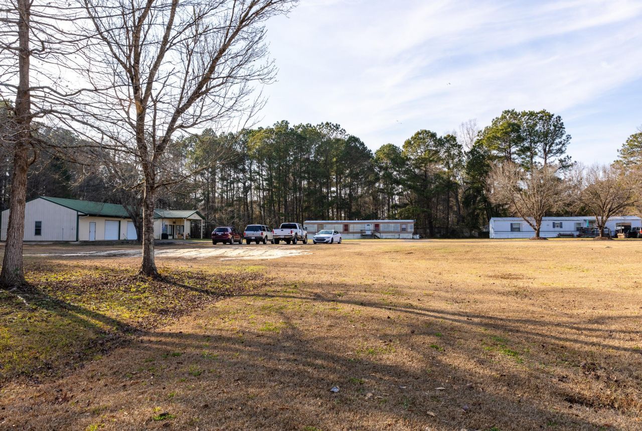 1237 Bethera Road Photo 4