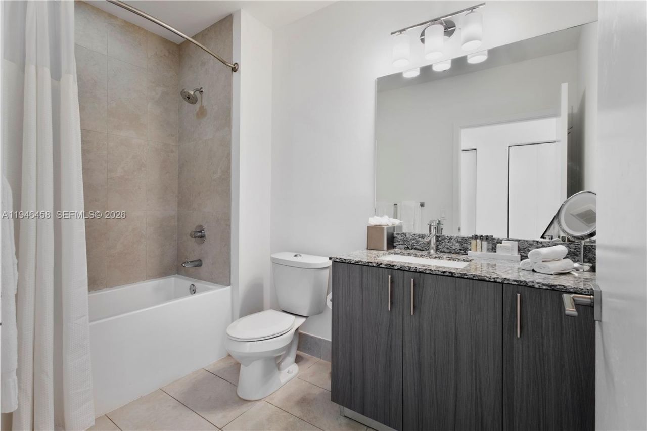 5350 NW 84th Ave, Unit 2004, Doral, FL 33166 Photo