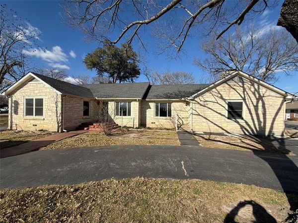 408 W Walnut Street , Decatur, TX 76234