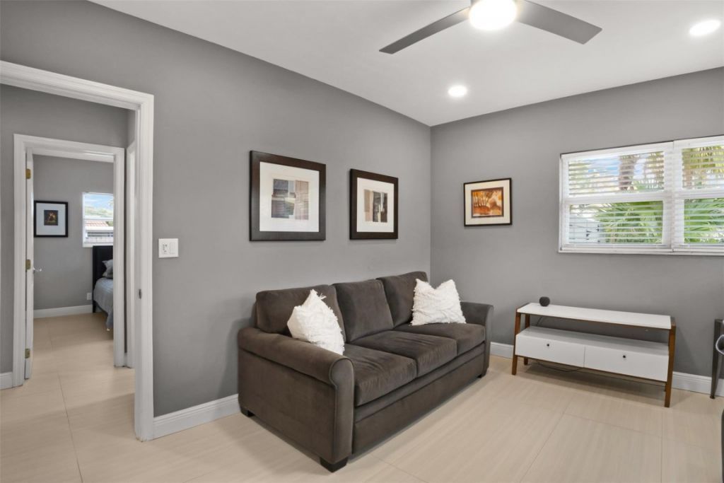 833 NE 17th Court, Fort Lauderdale, FL 33305 Photo