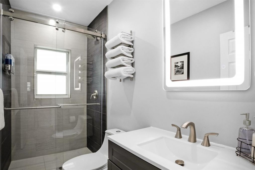 833 NE 17th Court, Fort Lauderdale, FL 33305 Photo