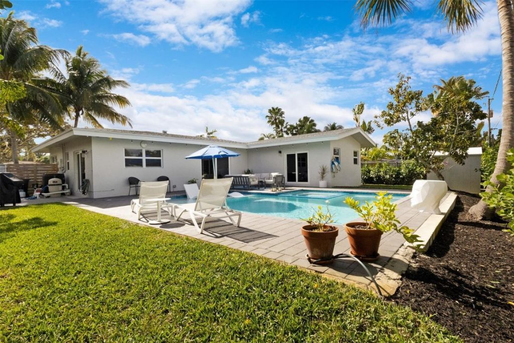 833 NE 17th Court, Fort Lauderdale, FL 33305 Photo