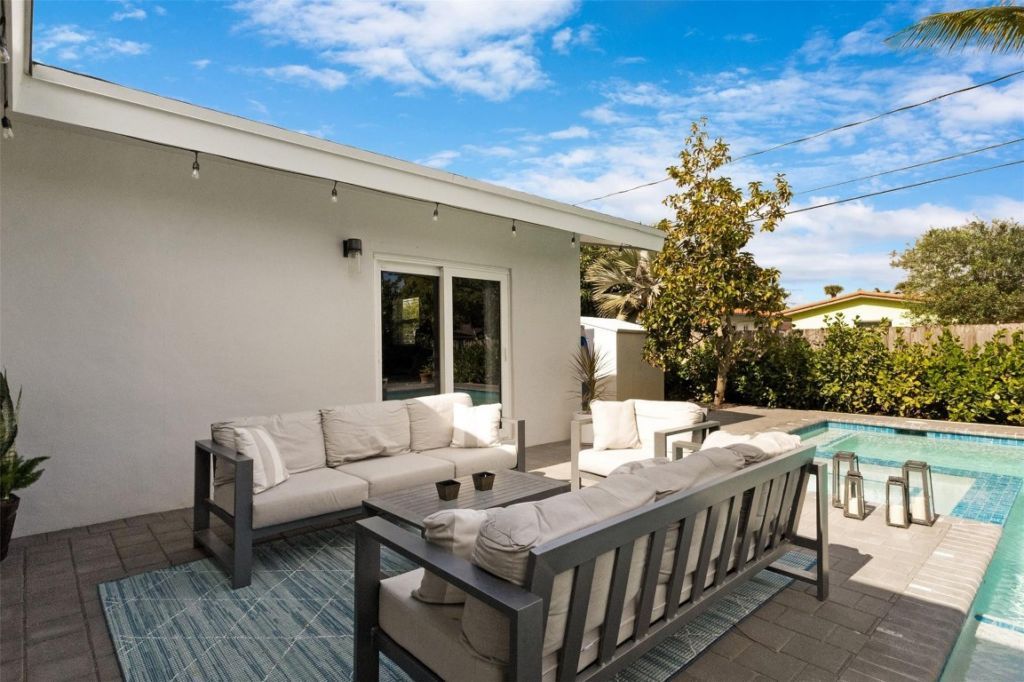 833 NE 17th Court, Fort Lauderdale, FL 33305 Photo