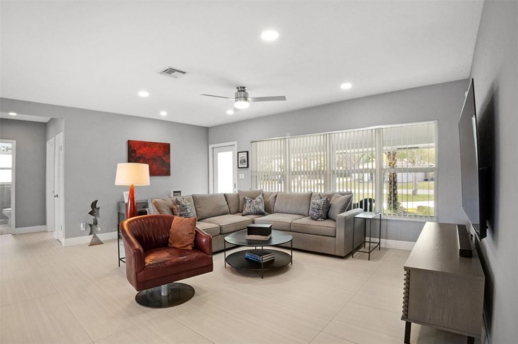833 NE 17th Court, Fort Lauderdale, FL 33305 Photo