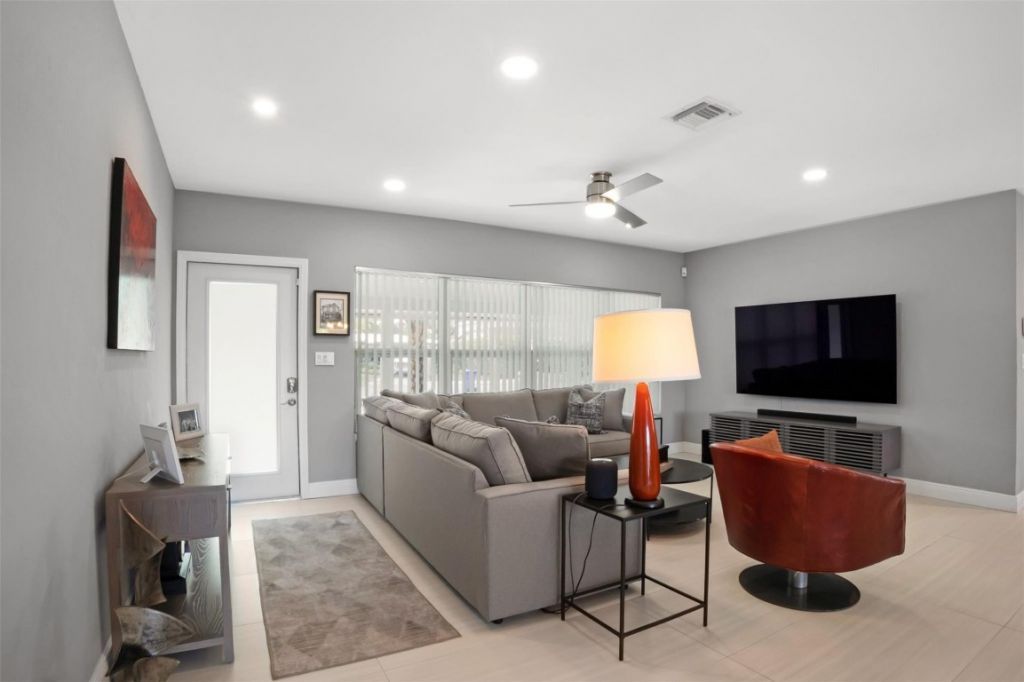 833 NE 17th Court, Fort Lauderdale, FL 33305 Photo