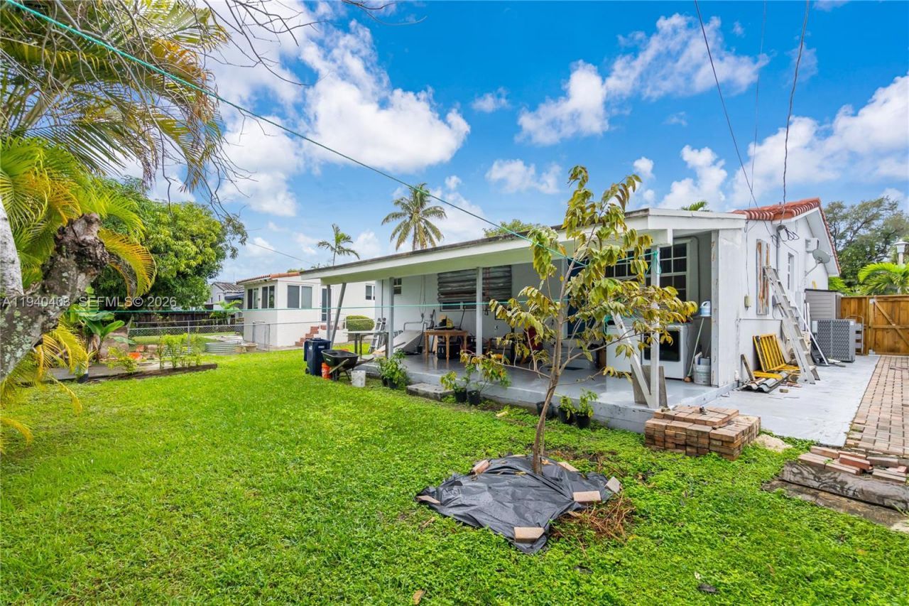 2145 SW 26th St, Miami, FL 33133 Photo