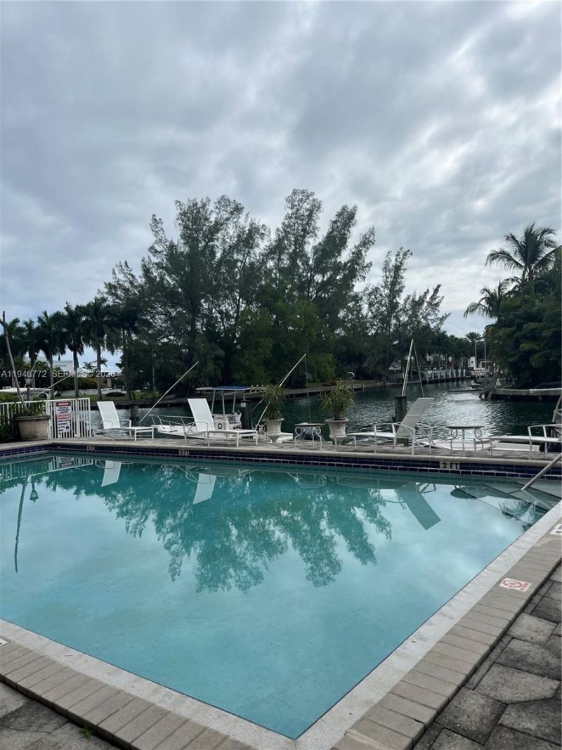 2640 NE 135th St, Unit 312, North Miami, FL 33181 Photo