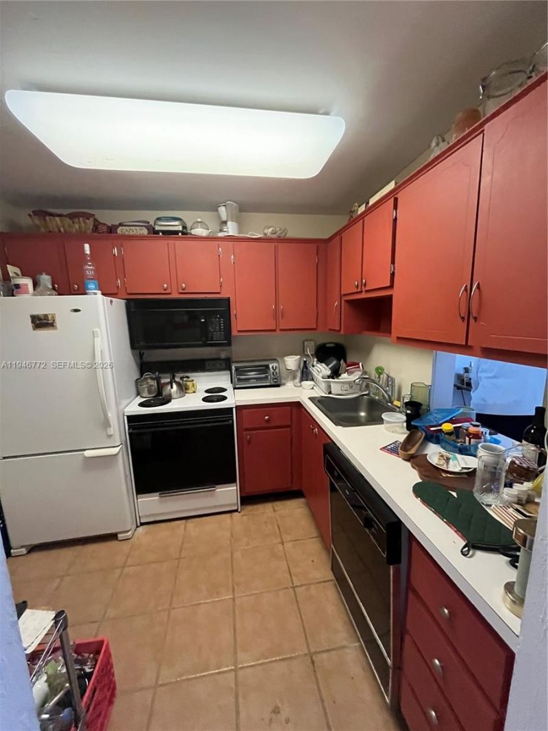 2640 NE 135th St, Unit 312, North Miami, FL 33181 Photo