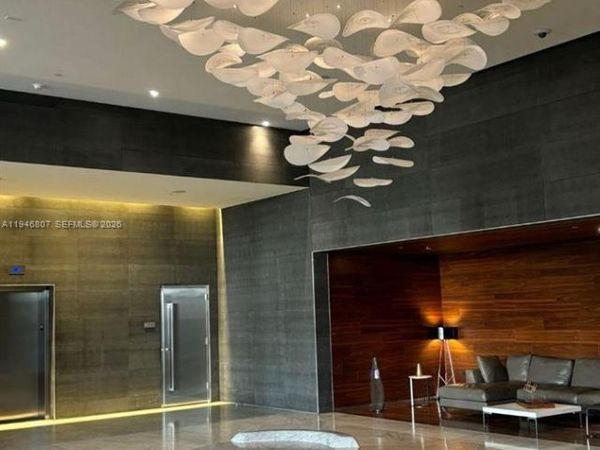 68 SE 6 , Unit 2504, Miami, FL 33131