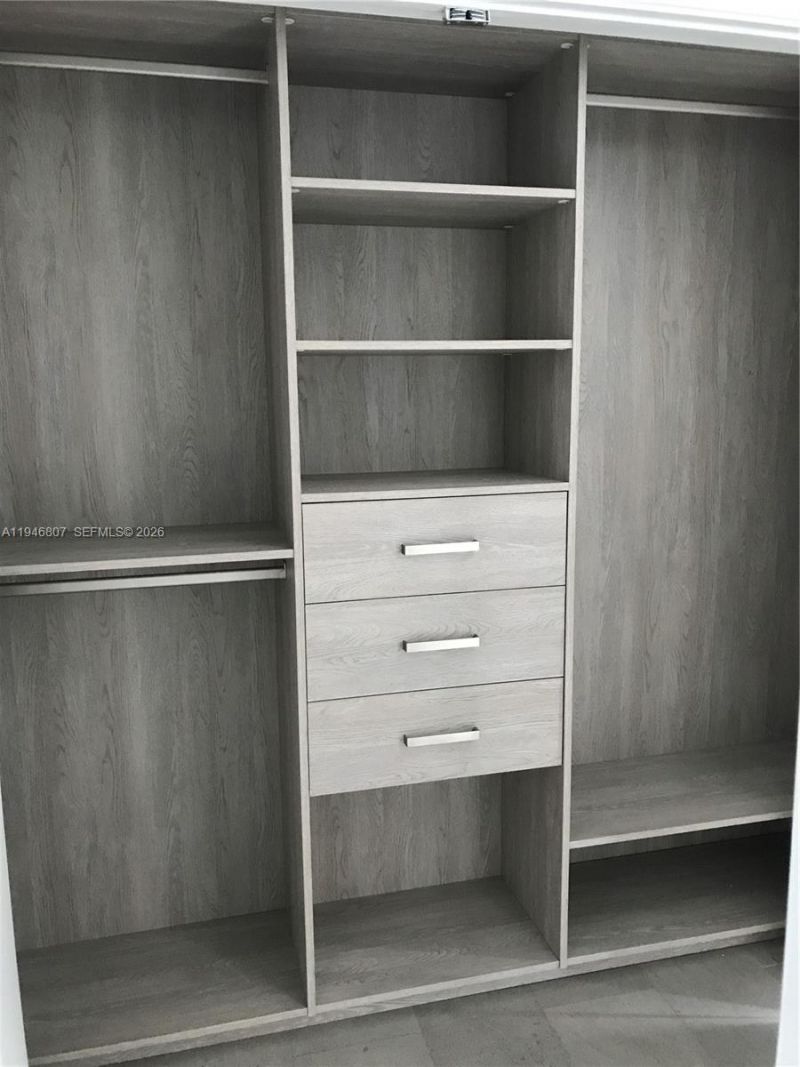 68 SE 6 , Unit 2504, Miami, FL 33131 Photo