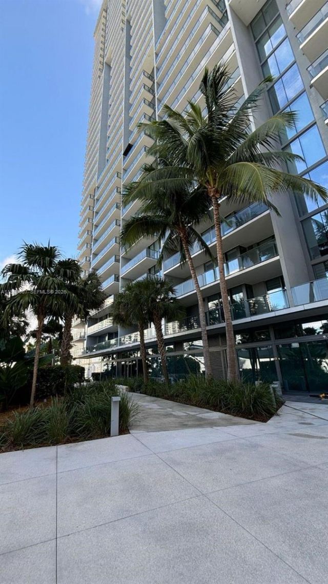 68 SE 6 , Unit 2504, Miami, FL 33131 Photo
