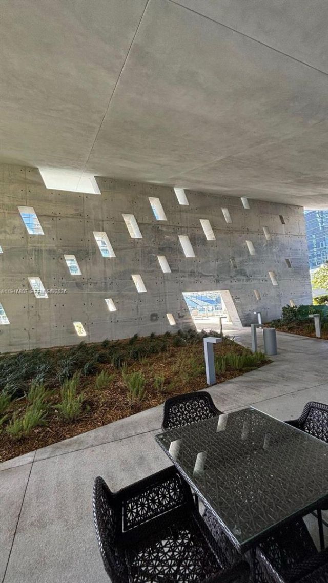 68 SE 6 , Unit 2504, Miami, FL 33131 Photo