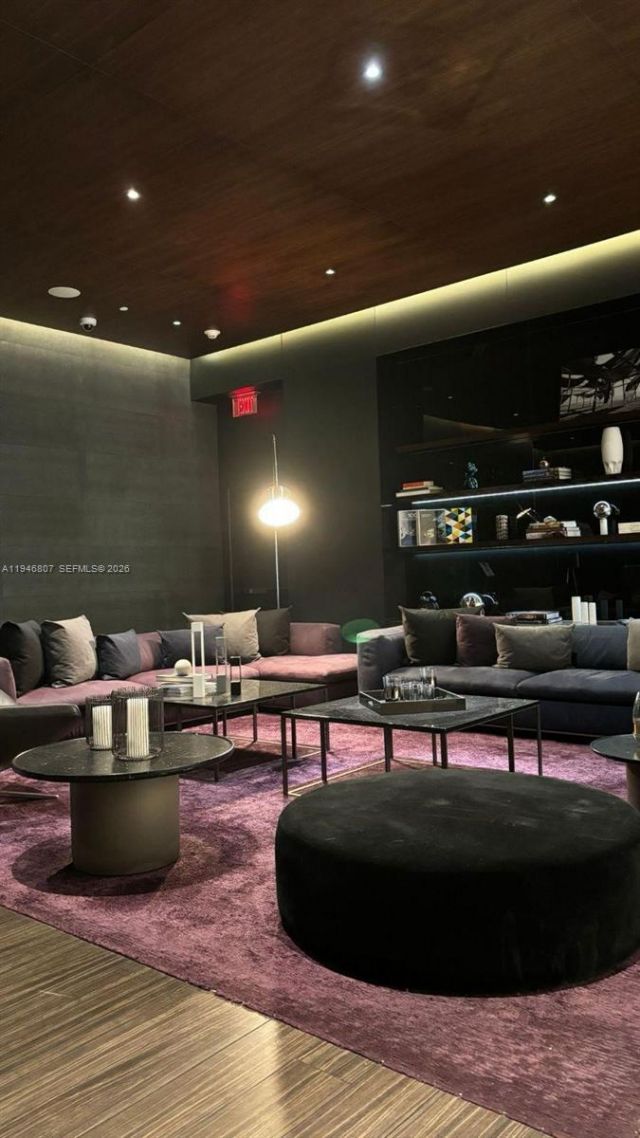 68 SE 6 , Unit 2504, Miami, FL 33131 Photo