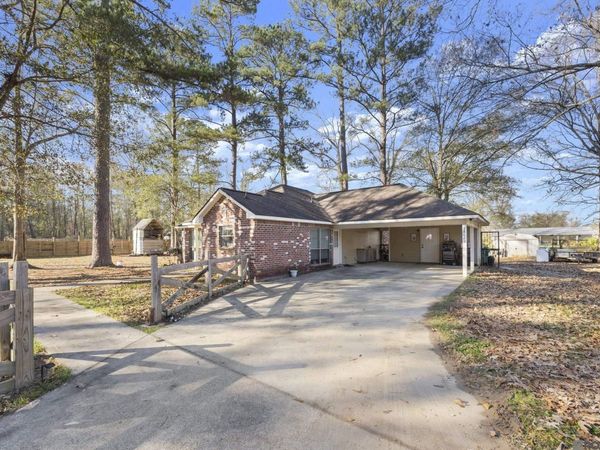18670 Mclin Rd, Livingston, LA 70754