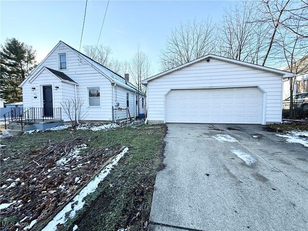 102 Rhoda Avenue, Youngstown, OH 44509