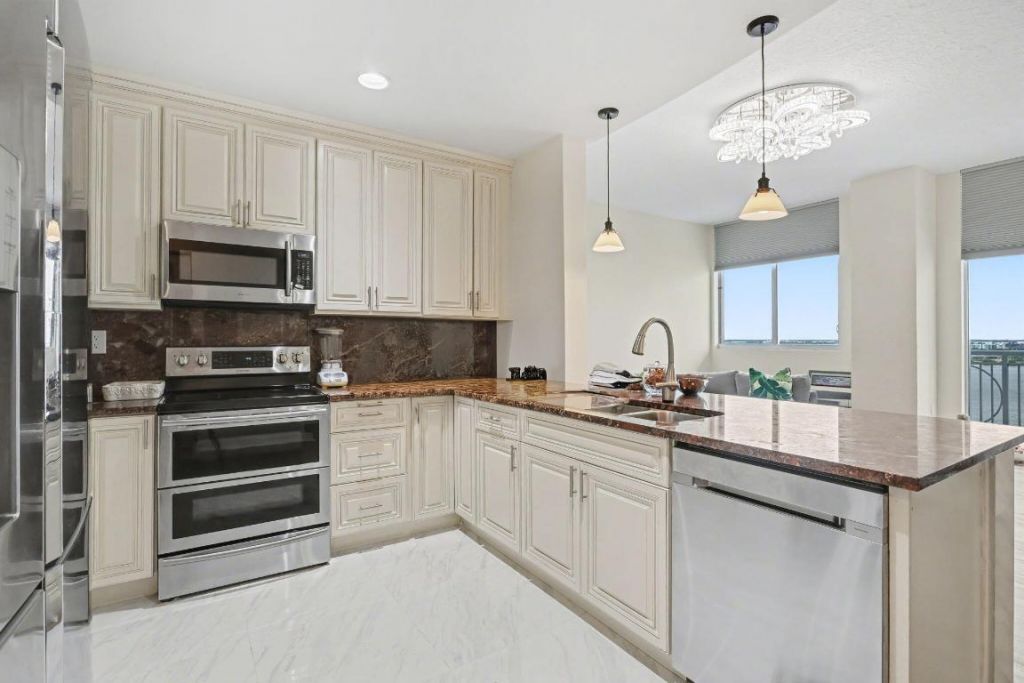 300 S Australian Avenue, Unit 1408, West Palm Beach, FL 33401 Photo