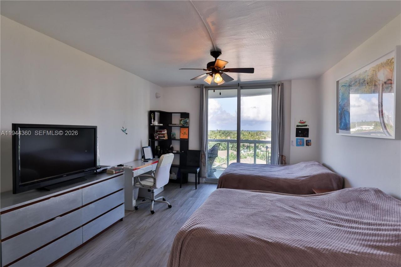 19380 Collins Ave, Unit 726, Sunny Isles Beach, FL 33160 Photo