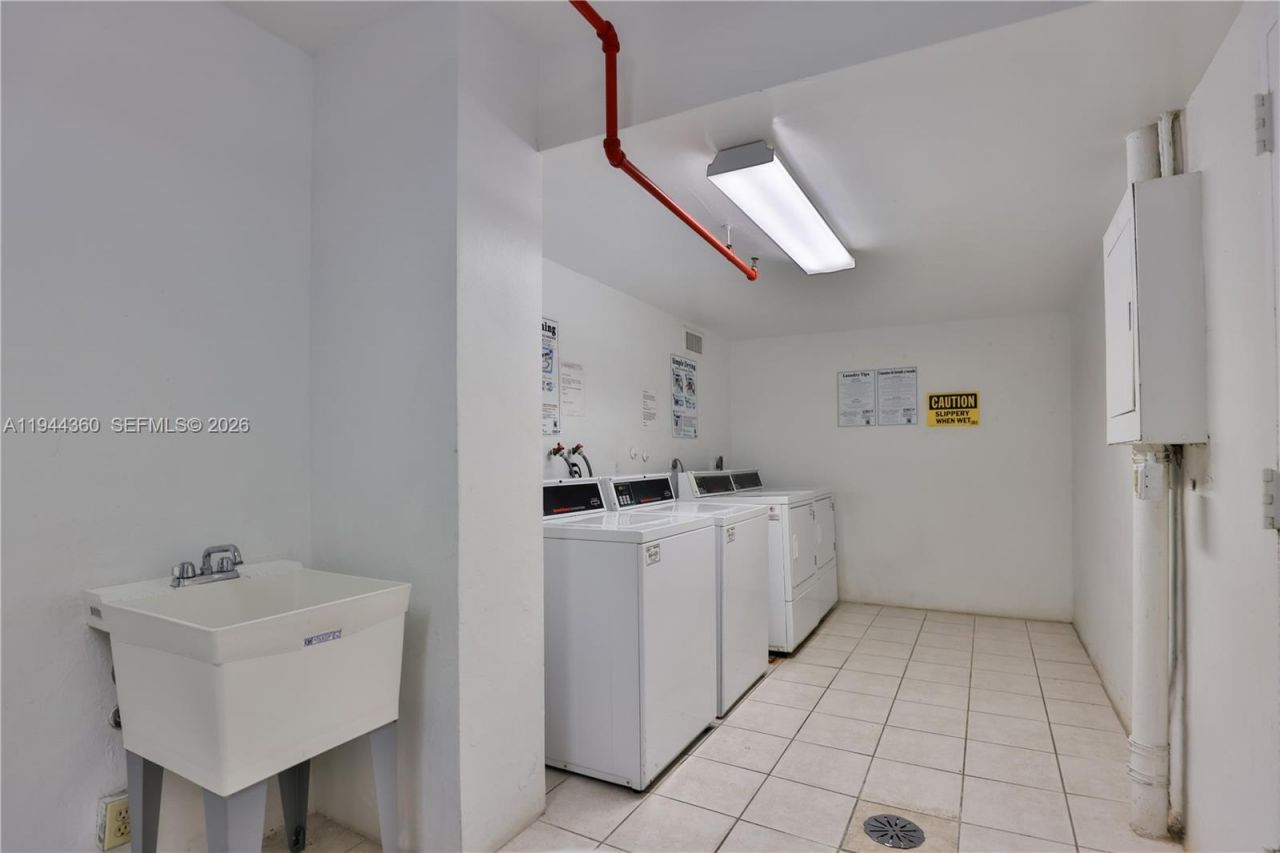 19380 Collins Ave, Unit 726, Sunny Isles Beach, FL 33160 Photo