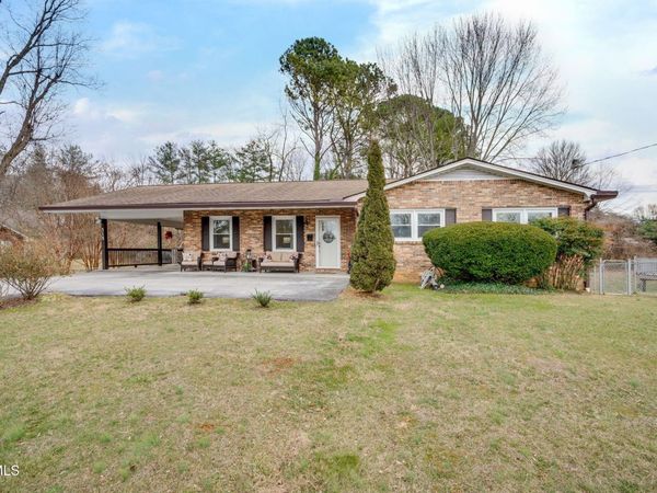 515 Ravenwood Drive, Johnson City, TN 37604