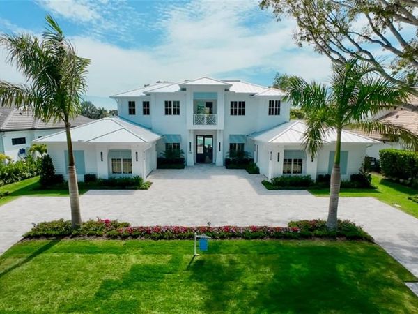 788 Riviera DR, NAPLES, FL 34103