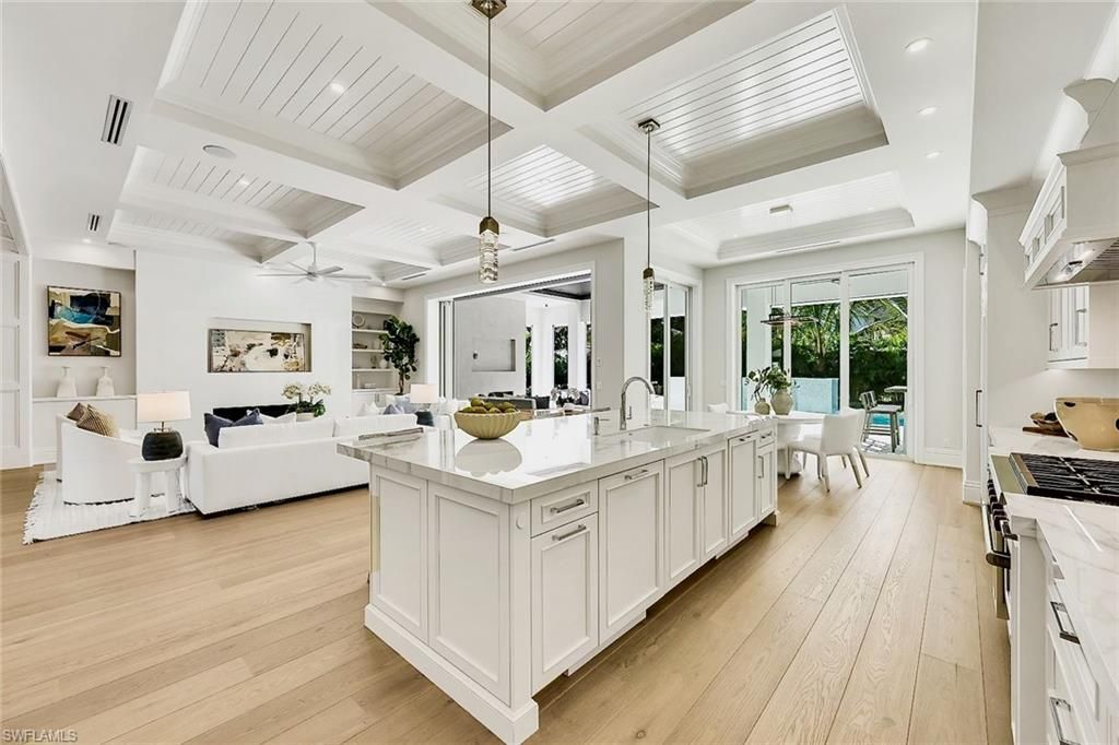 788 Riviera Dr, Naples, FL 34103 Photo