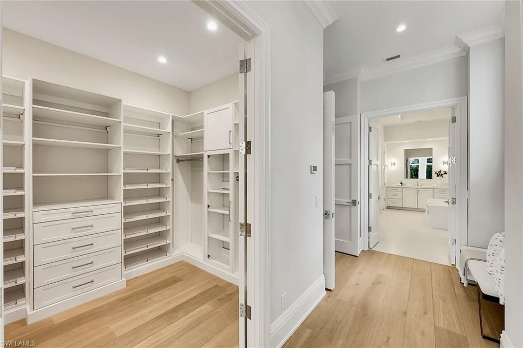 788 Riviera Dr, Naples, FL 34103 Photo